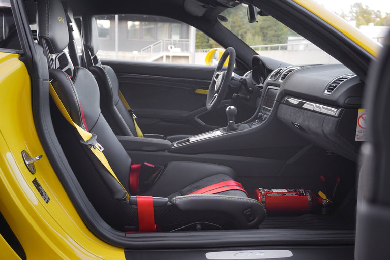 Porsche 981 Cayman GT4