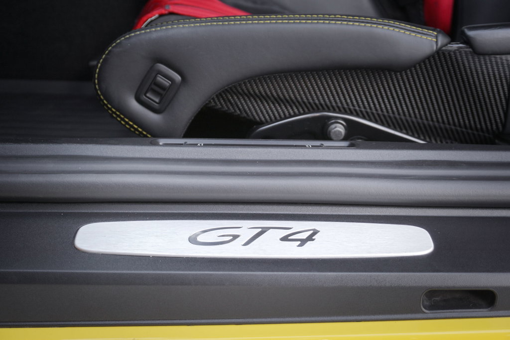 Porsche 981 Cayman GT4