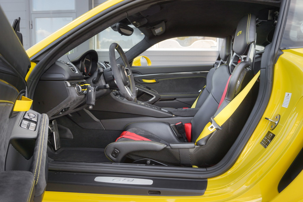 Porsche 981 Cayman GT4