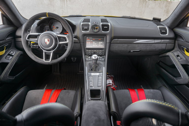 Porsche 981 Cayman GT4