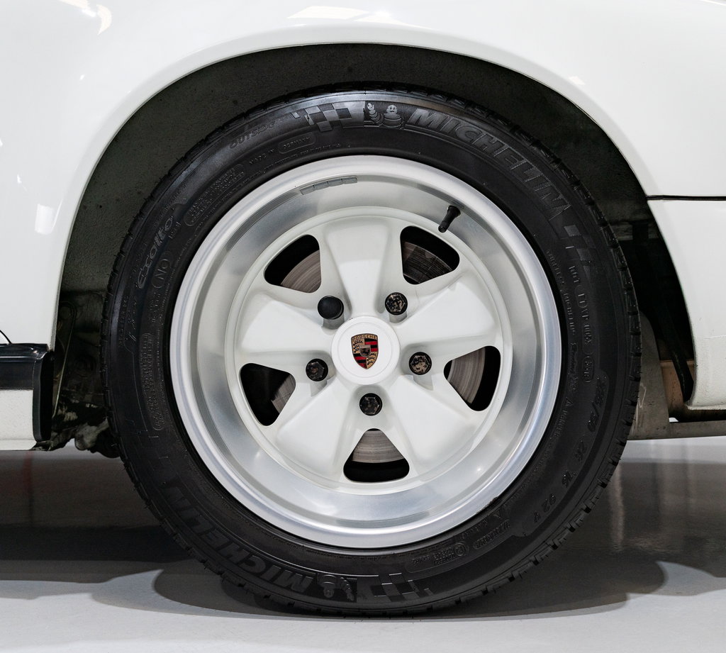 Porsche 911 Carrera 3.2 (US)