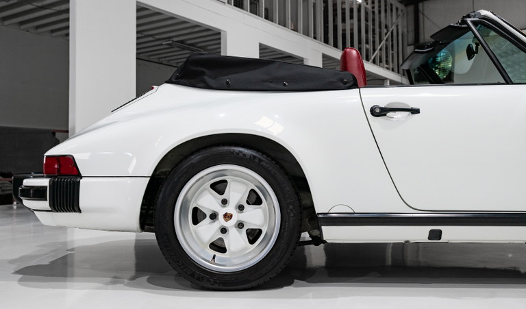 Porsche 911 Carrera 3.2 (US)