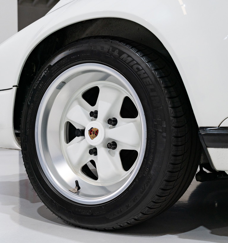 Porsche 911 Carrera 3.2 (US)