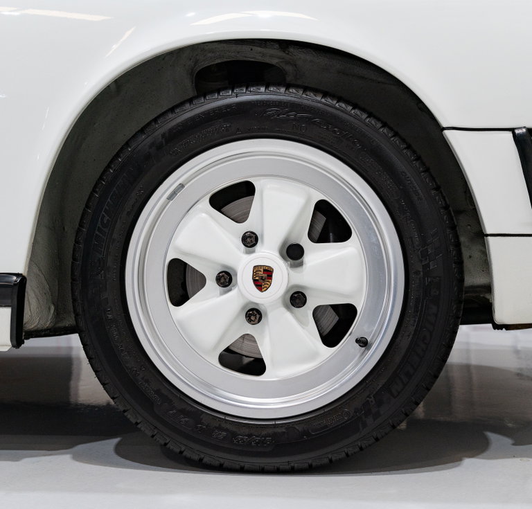 Porsche 911 Carrera 3.2 (US)
