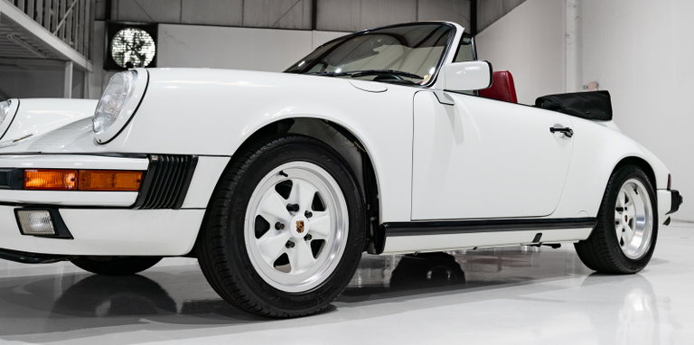 Porsche 911 Carrera 3.2 (US)