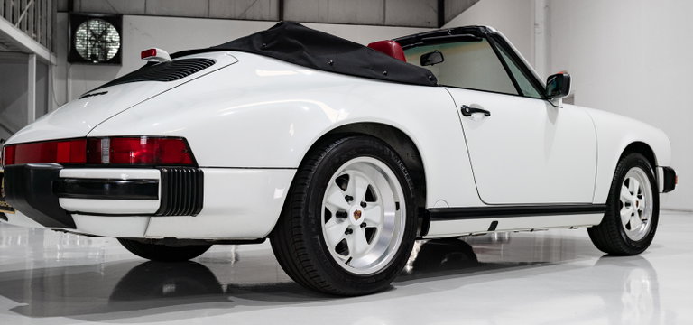 Porsche 911 Carrera 3.2 (US)