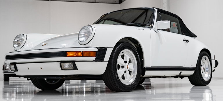 Porsche 911 Carrera 3.2 (US)