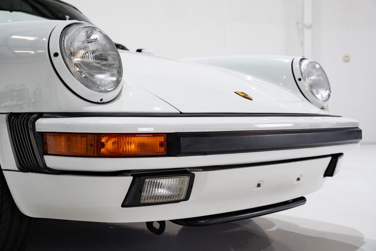Porsche 911 Carrera 3.2 (US)