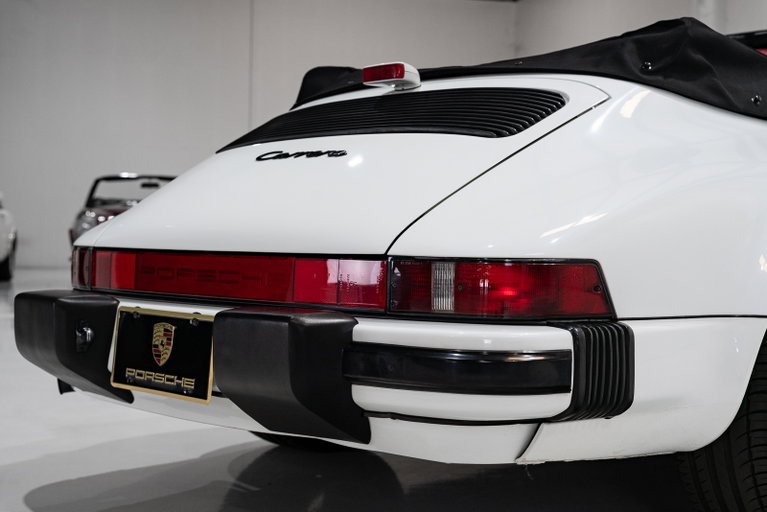 Porsche 911 Carrera 3.2 (US)