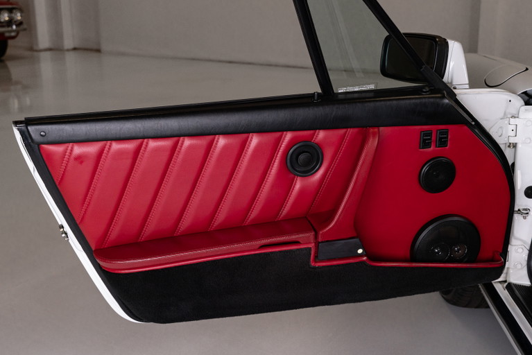 Porsche 911 Carrera 3.2 (US)