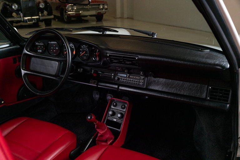 Porsche 911 Carrera 3.2 (US)