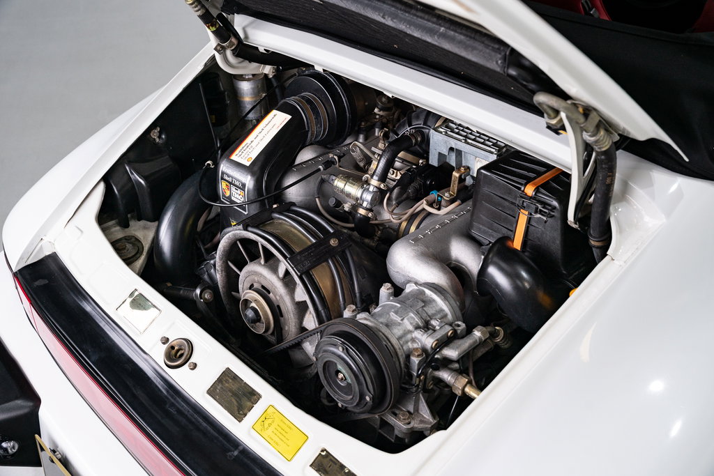 Porsche 911 Carrera 3.2 (US)