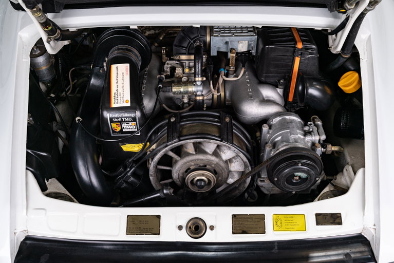 Porsche 911 Carrera 3.2 (US)