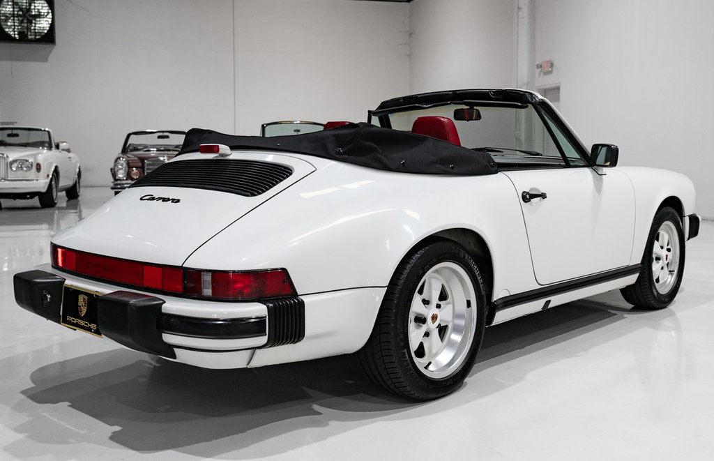 Porsche 911 Carrera 3.2 (US)