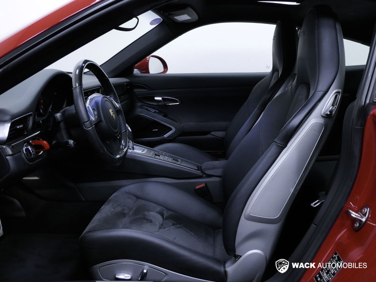 Porsche 991 Carrera GTS