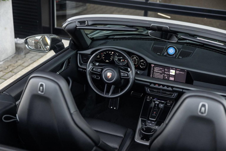 Porsche 992 Carrera
