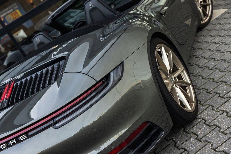 Porsche 992 Carrera