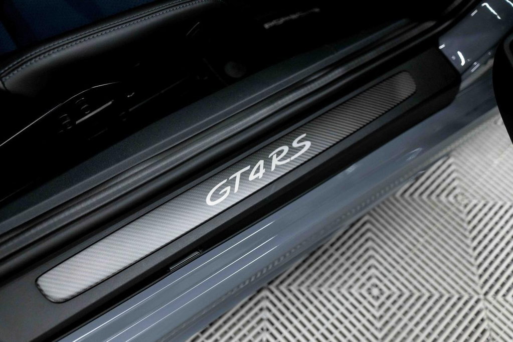 Porsche 718 Cayman GT4 RS