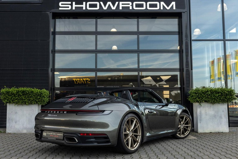 Porsche 992 Carrera