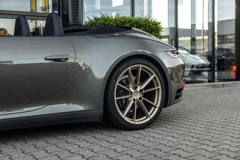Porsche 992 Carrera