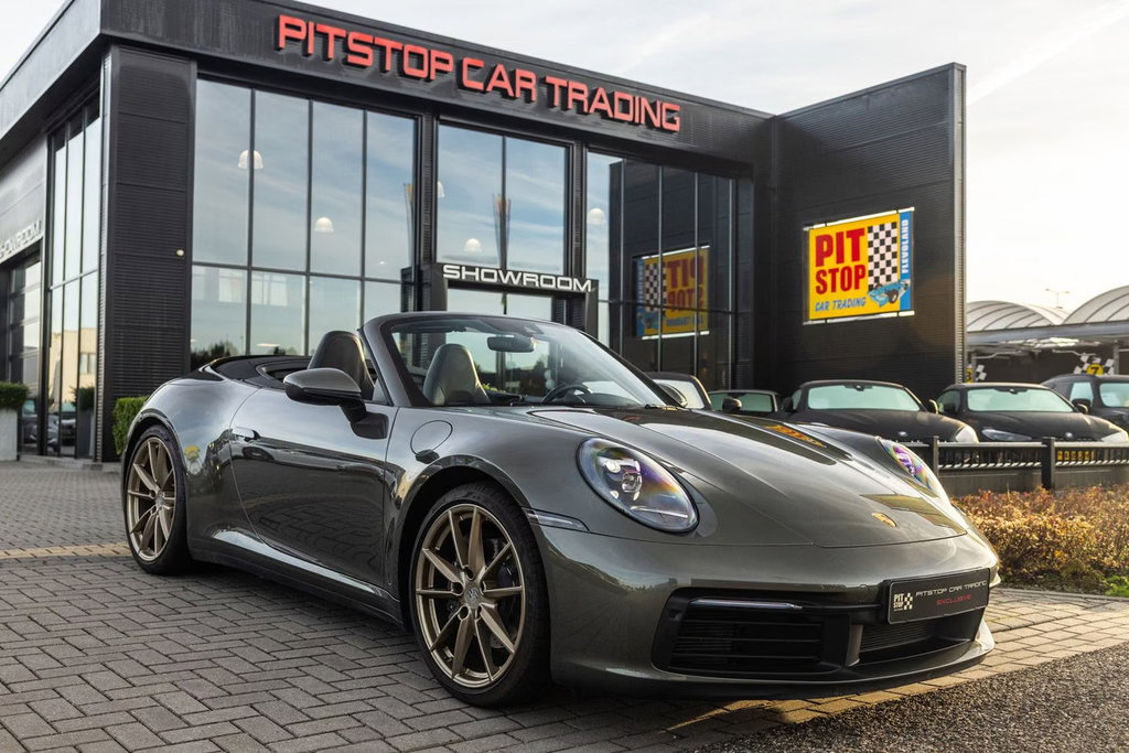 Porsche 992 Carrera