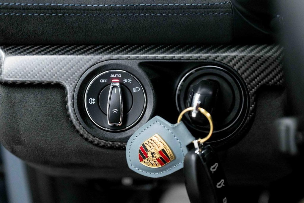 Porsche 718 Cayman GT4 RS