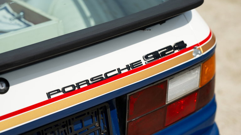Porsche 924