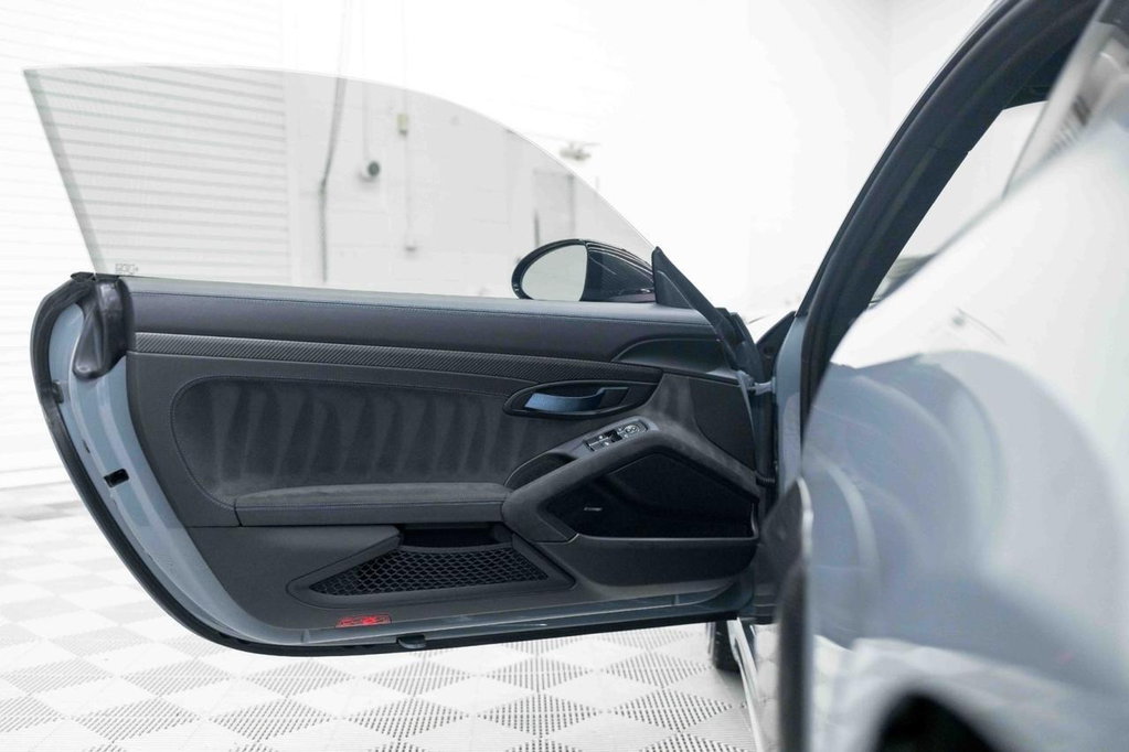 Porsche 718 Cayman GT4 RS
