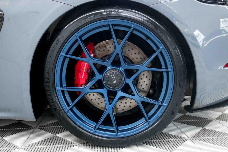 Porsche 718 Cayman GT4 RS