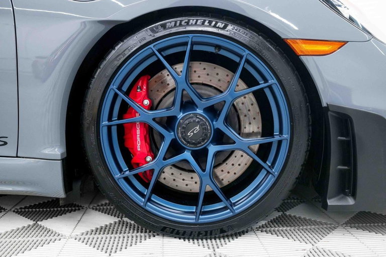 Porsche 718 Cayman GT4 RS