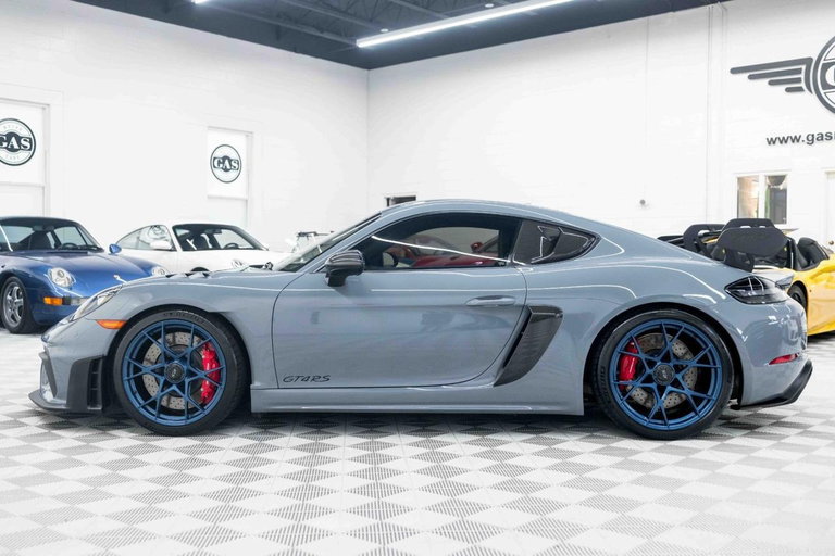 Porsche 718 Cayman GT4 RS
