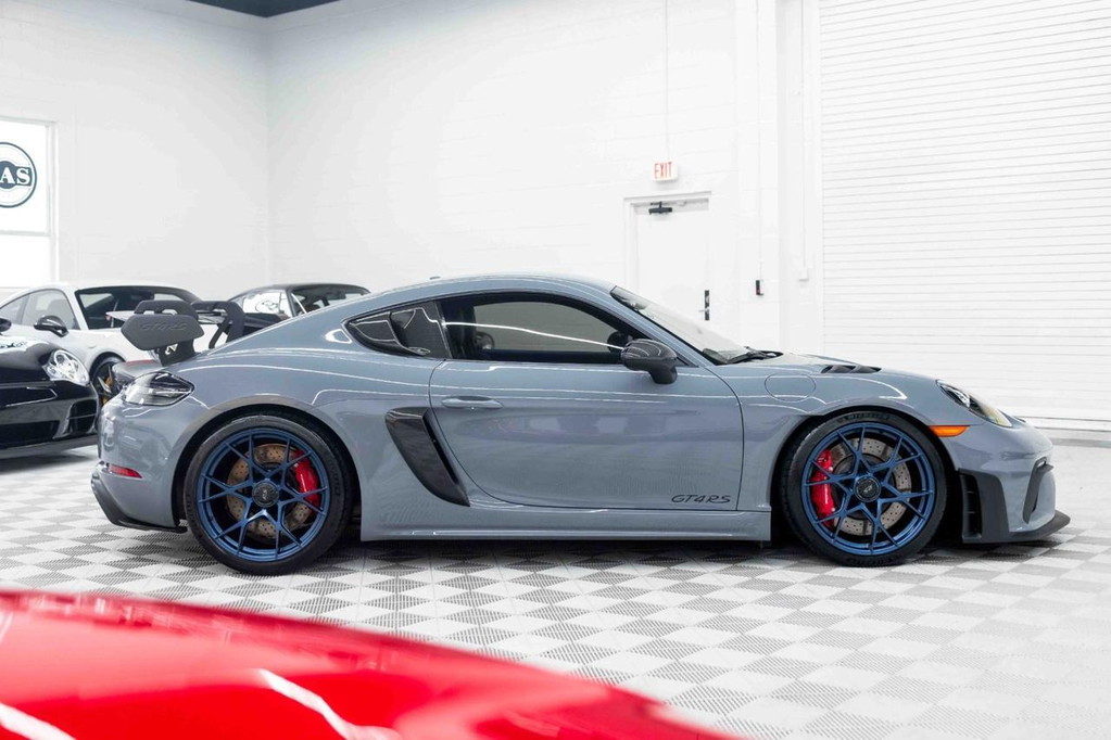 Porsche 718 Cayman GT4 RS