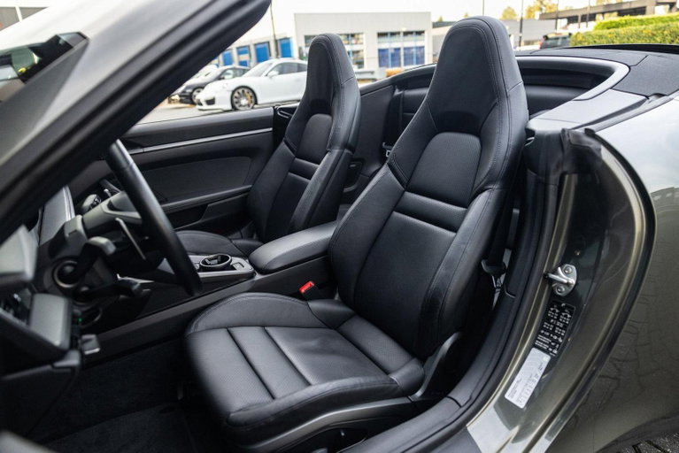 Porsche 992 Carrera