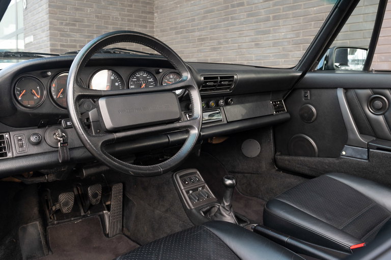 Porsche 964 Carrera 4