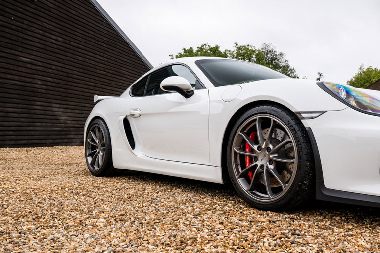 Porsche 981 Cayman GT4