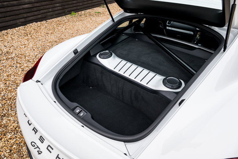 Porsche 981 Cayman GT4
