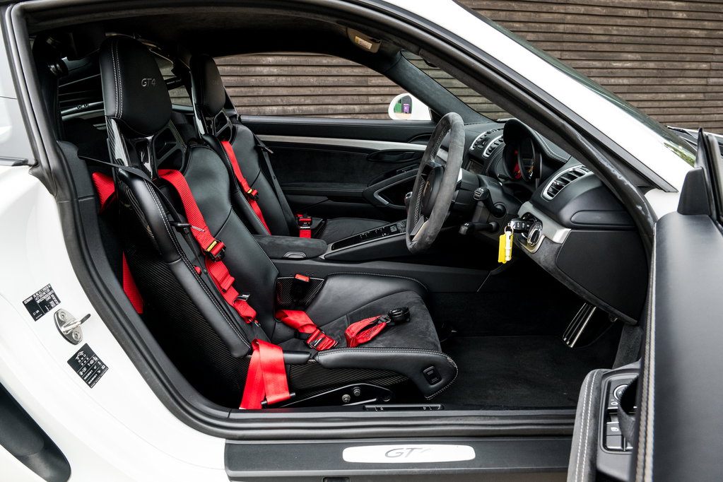 Porsche 981 Cayman GT4
