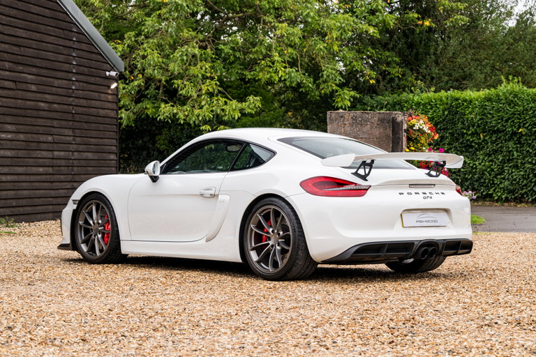 Porsche 981 Cayman GT4