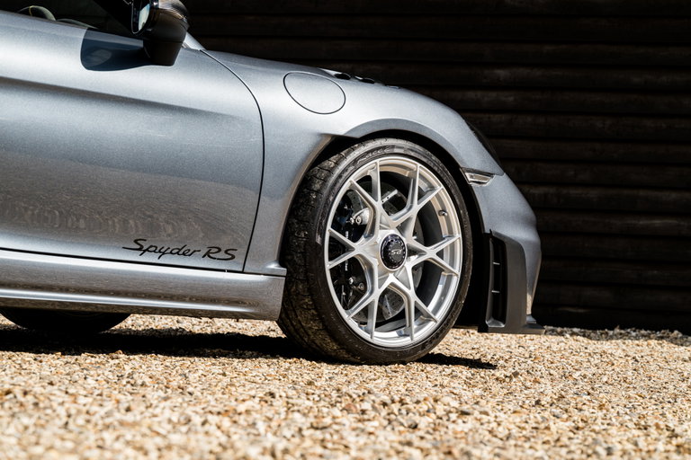 Porsche 718 Spyder RS
