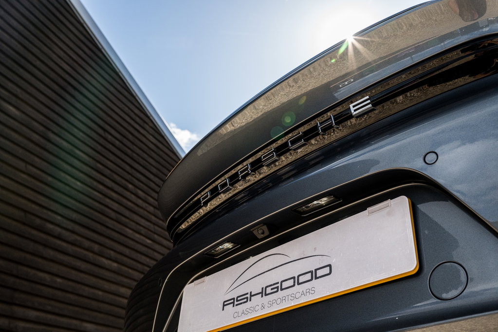 Porsche 718 Spyder RS