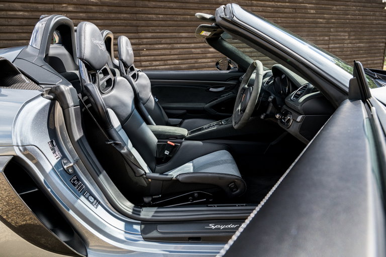 Porsche 718 Spyder RS