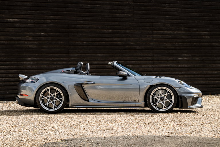 Porsche 718 Spyder RS