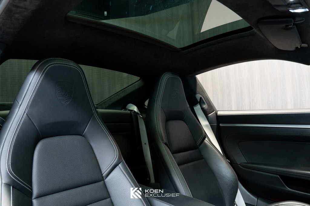 Porsche 992 Carrera 4S