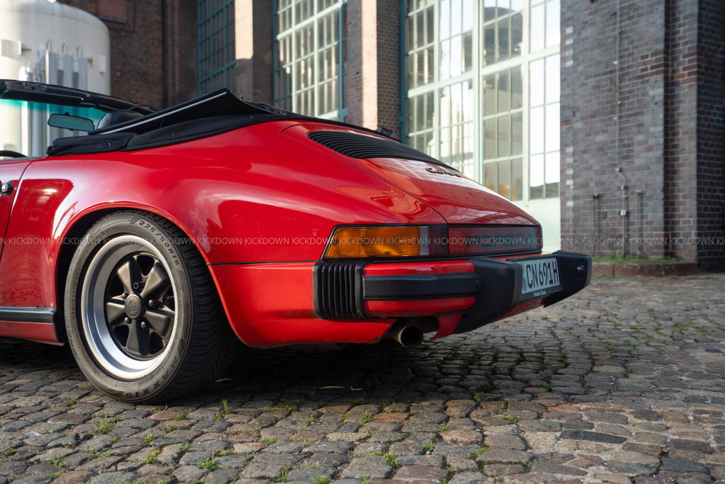 Porsche 911 Carrera 3.2