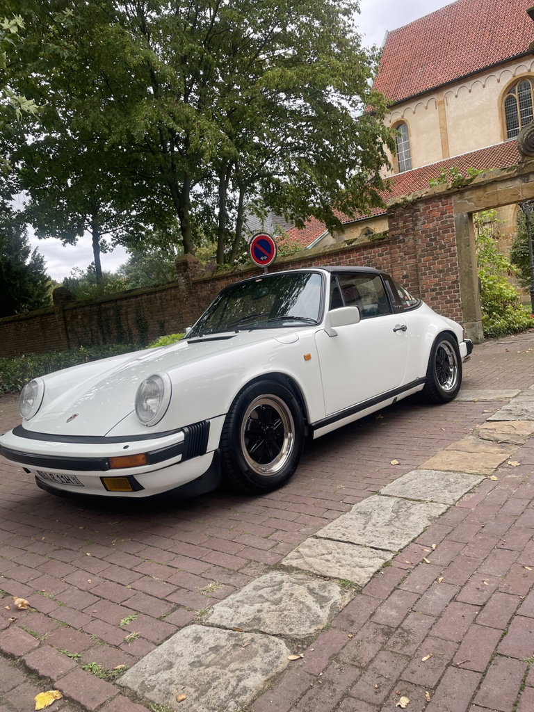 Porsche 911 Carrera 3.2