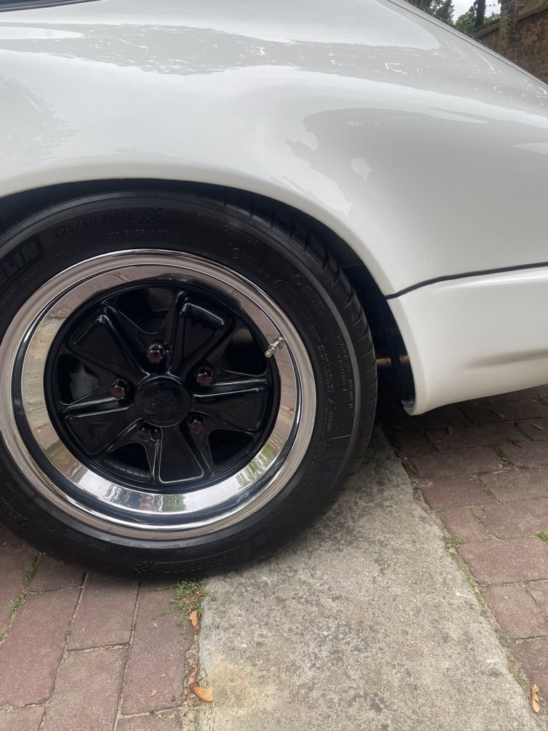 Porsche 911 Carrera 3.2
