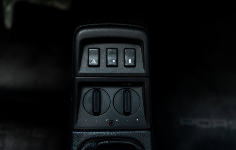 Porsche 964 Carrera 4
