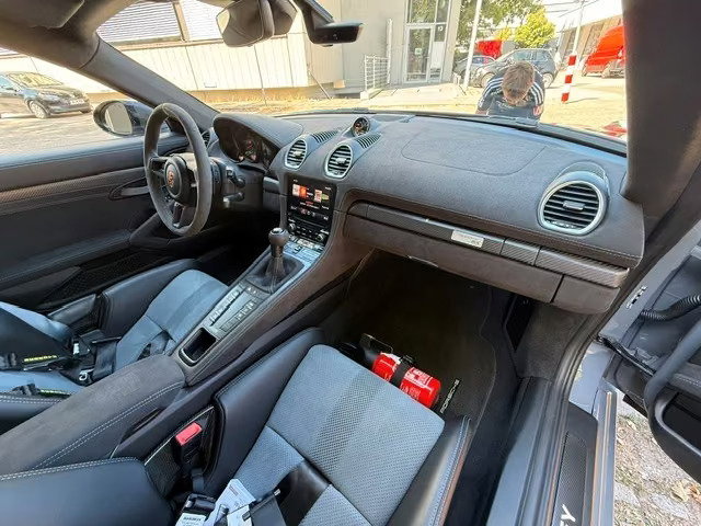 Porsche 718 Cayman GT4 RS