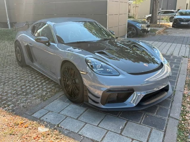 Porsche 718 Cayman GT4 RS