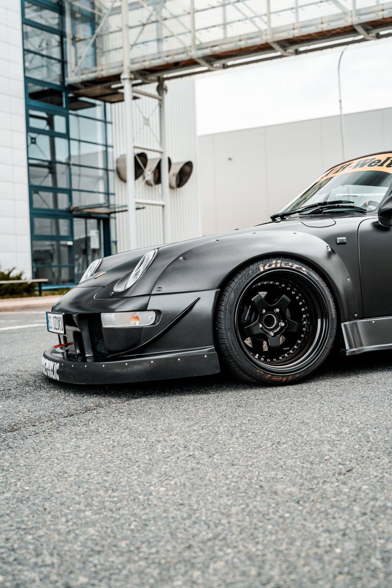 Porsche 911 by RWB